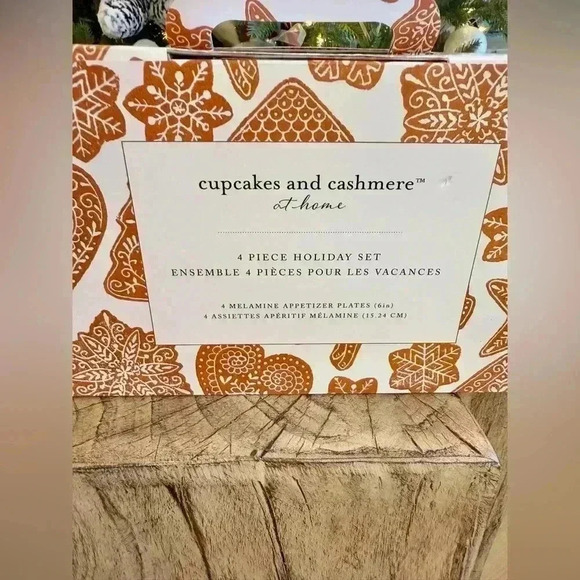 Cupcakes and Cashmere 4 Piece Holiday Gingerbread Theme Appetizer Plates - Picture 6 of 7